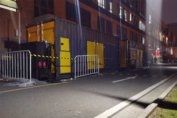 密云柴油发电机组的输出电压是如何调节的？